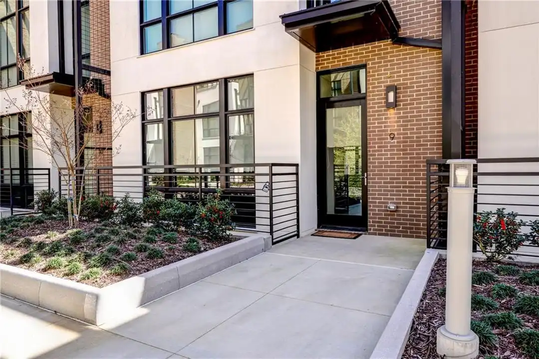 721 Longleaf Dr NE unit 9 - View 2