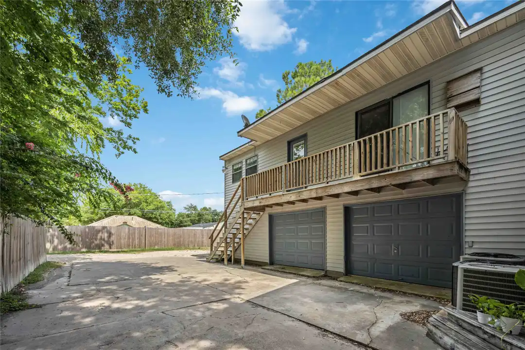 2119 N Austin Ave unit C - View 3