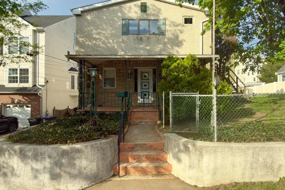 422 W 6th Ave – photo 1 of 41