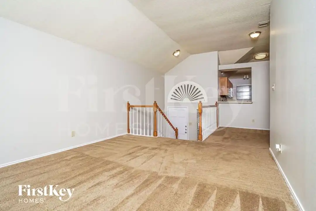 1323 Jasmine Dr - View 3