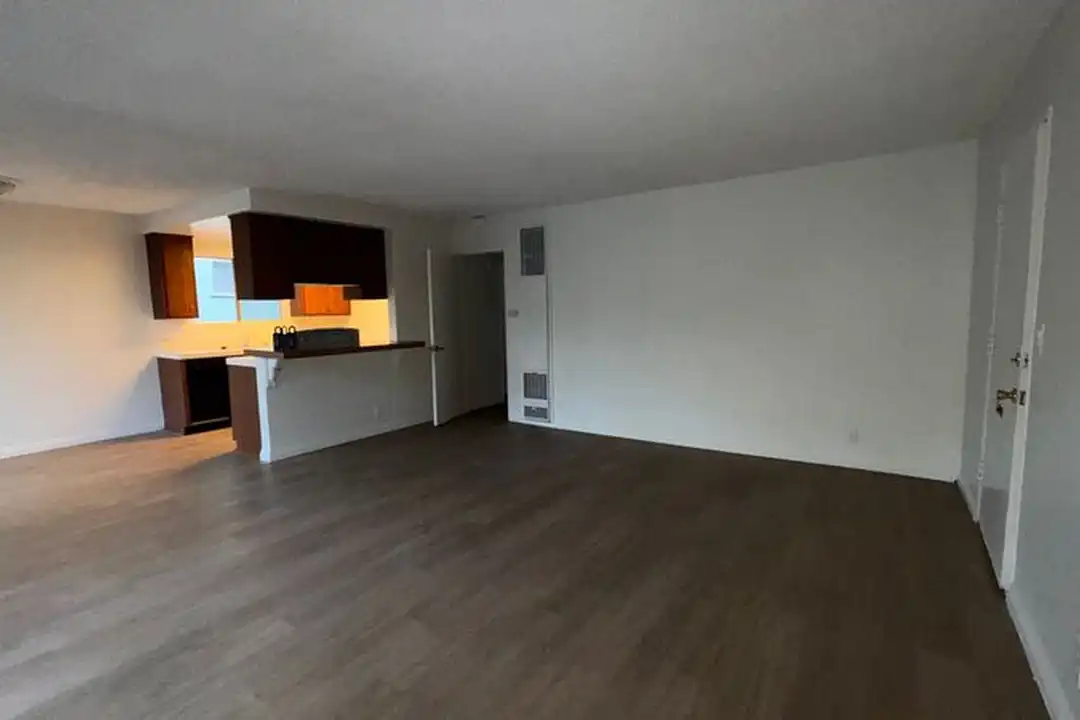 1625 Raymond Hill Rd unit # 5 - View 3