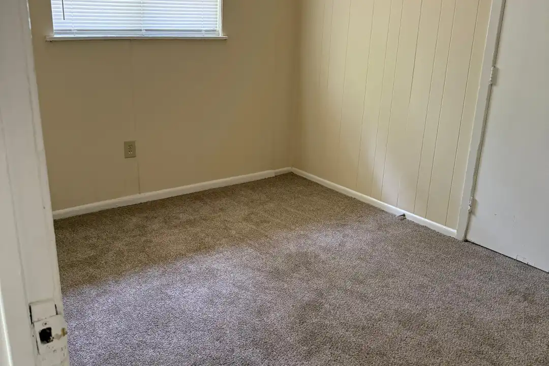 1326 Cadillac Dr - View 4