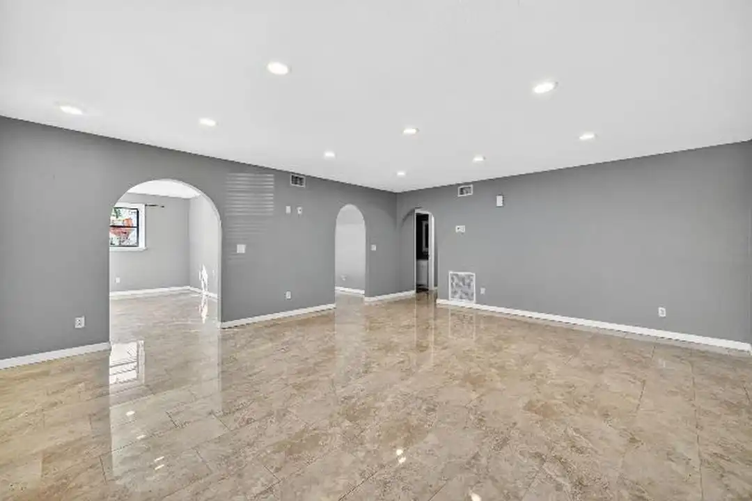1303 SW 16th Terrace - View 5