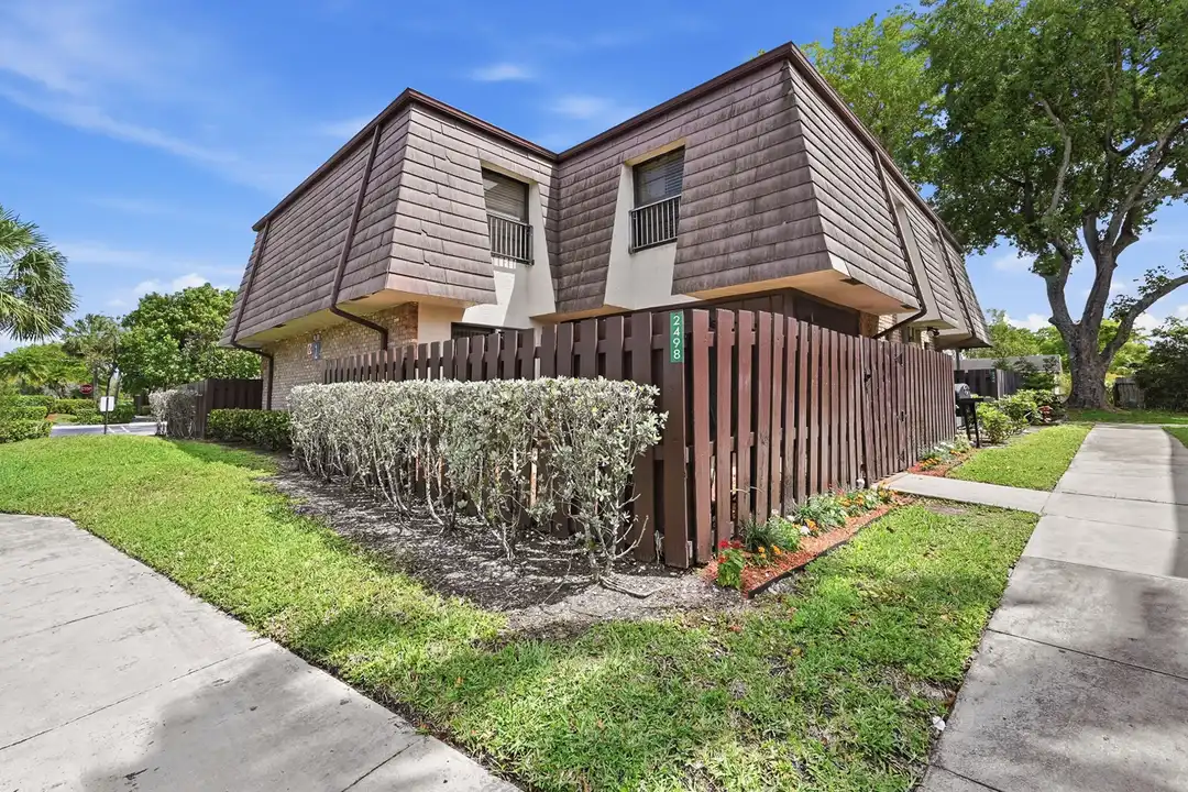 2498 NW 99th Ave - View 3