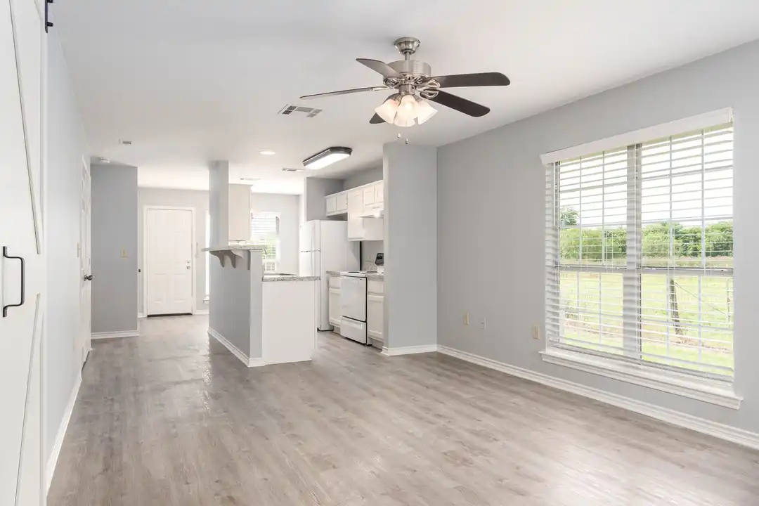 1227 Flying Ace Cir - View 5