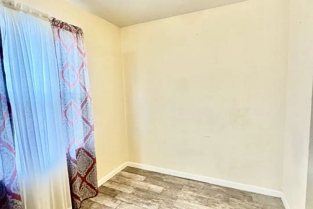 2709 Milo St - More