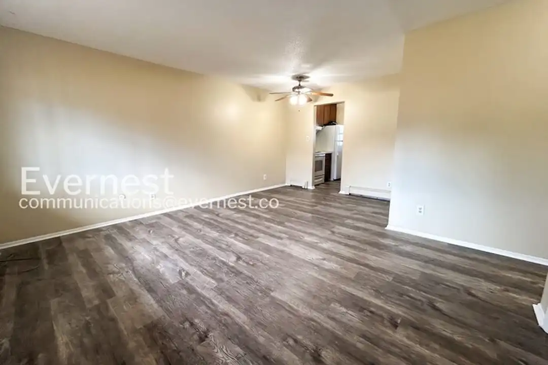 4311 N Chestnut St unit 2 - View 4