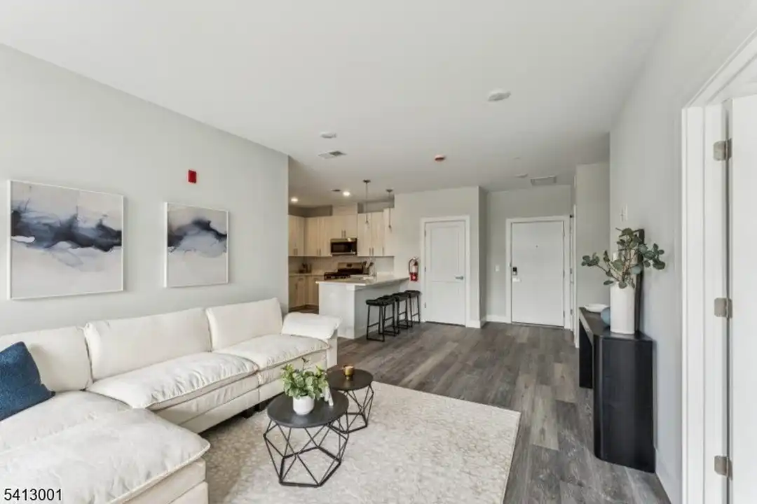 140 W Webster Ave #127 - View 6