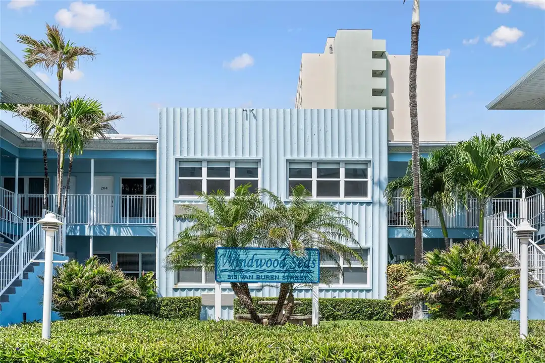 315 Van Buren St unit 205b - View 3