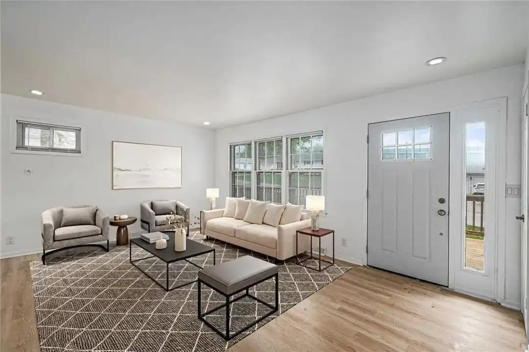 321 NW 22nd St - More