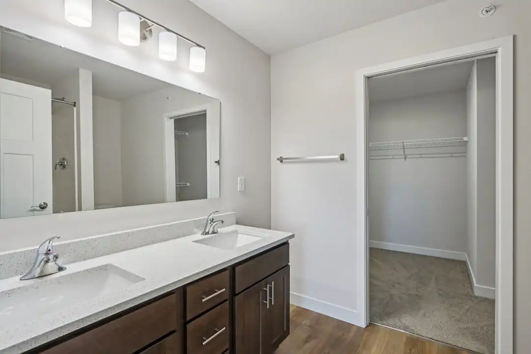 Apartment in Fitchburg - View 5