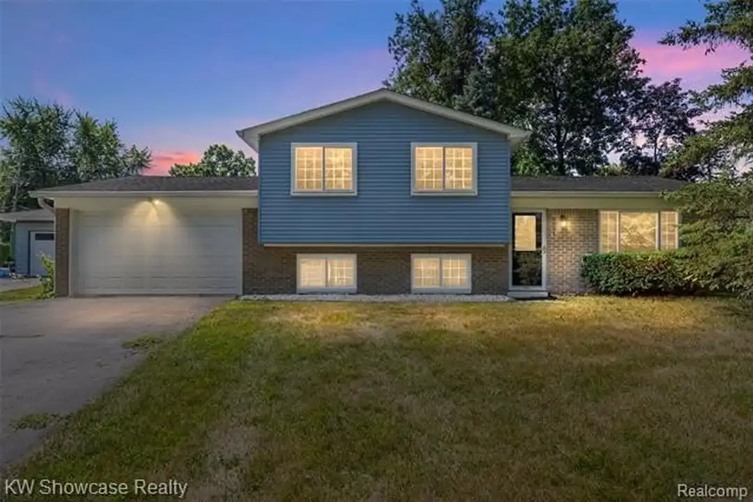 8621 Oakside Ave – photo 1 of 31