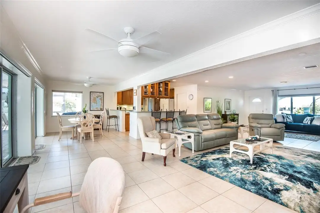 129 Cousley Dr SE - More