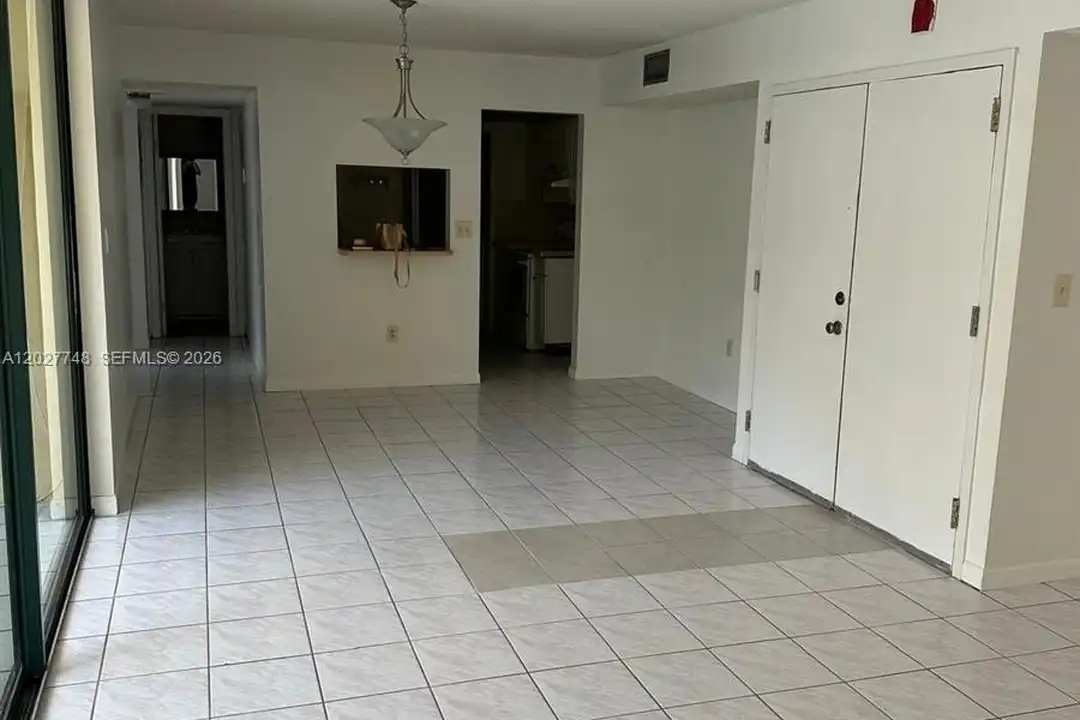Apartment in Miami - View 4