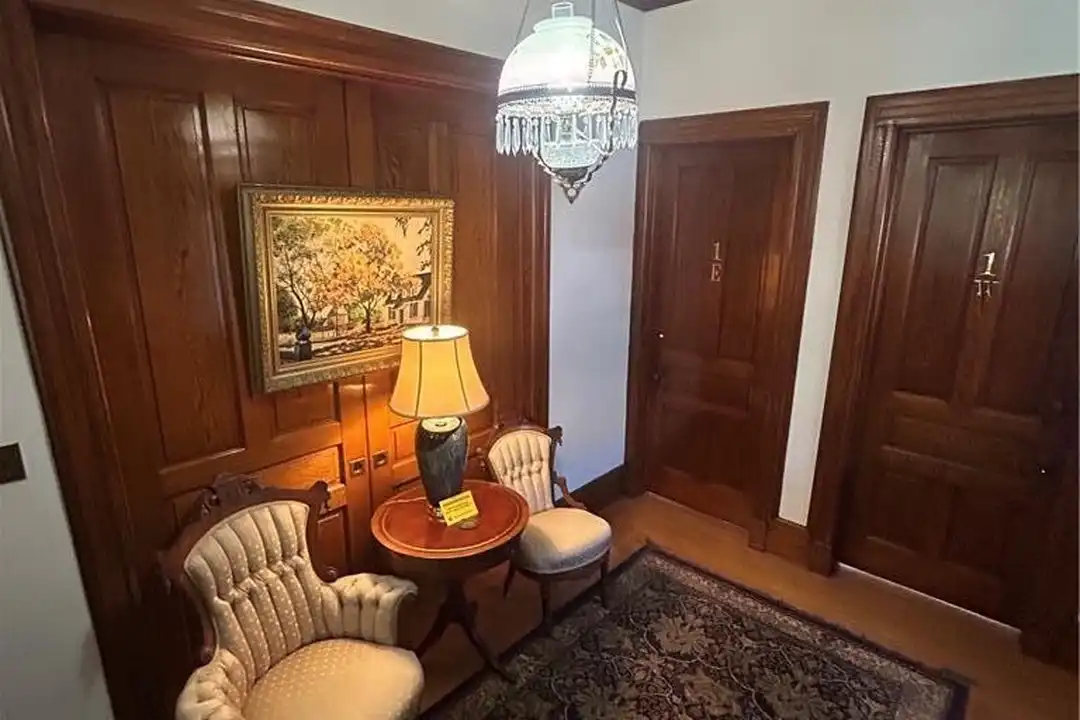 210 E Goepp St - View 3