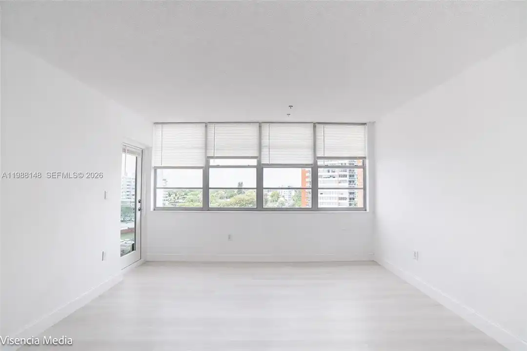 1351 NE Miami Gardens Dr #703E - View 4