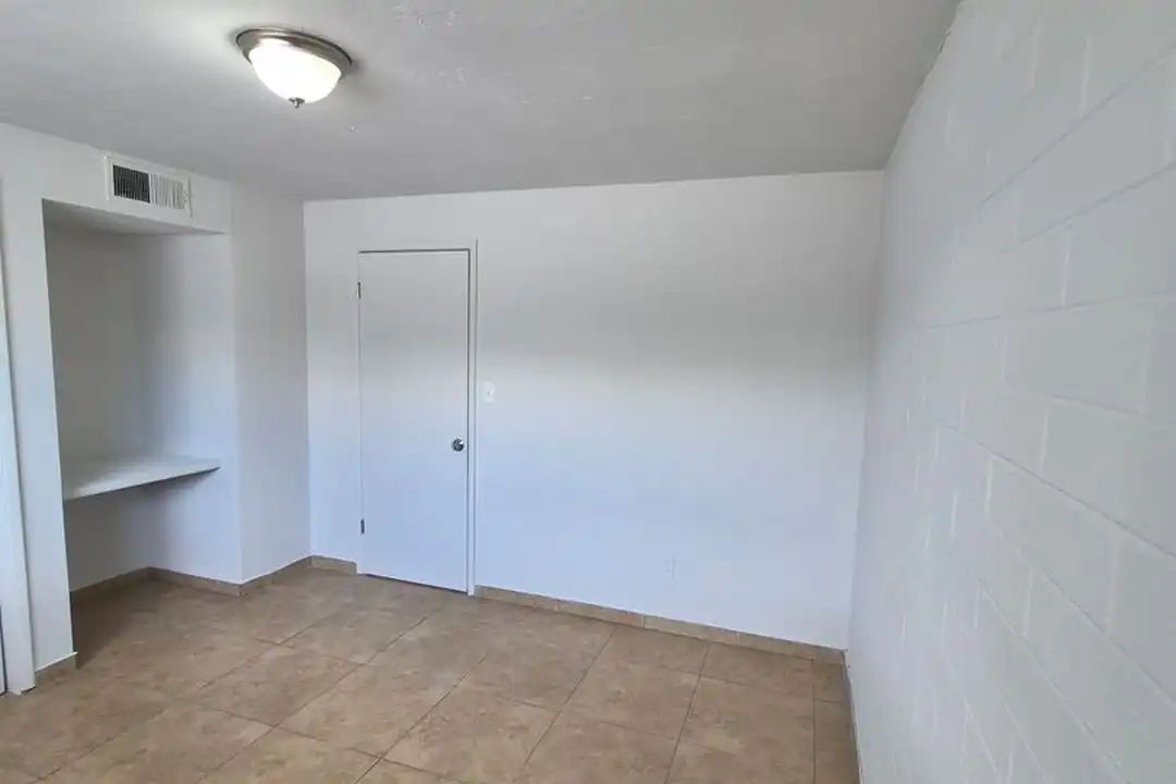 2053 N Alvernon Way unit AL2053-9 - View 5