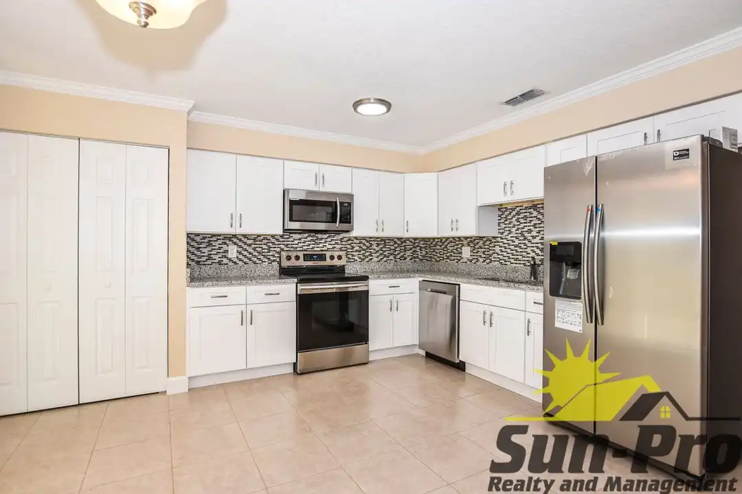 524 Taylor Rd - View 3