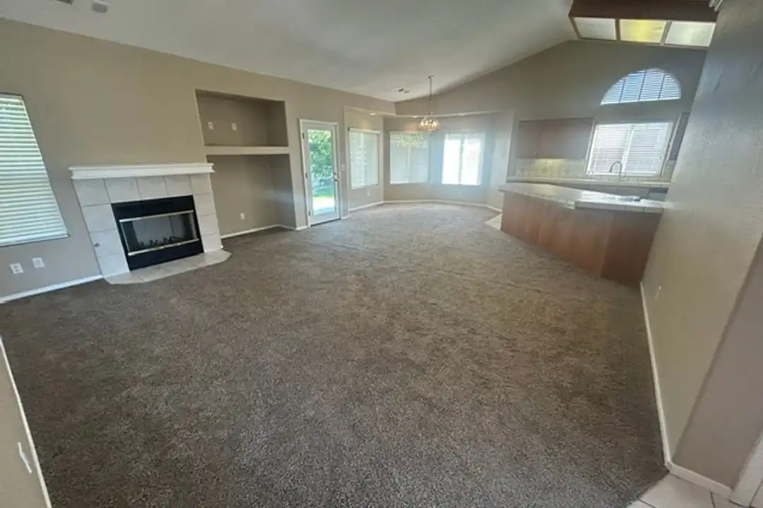 2744 W Ceres Ct - View 3