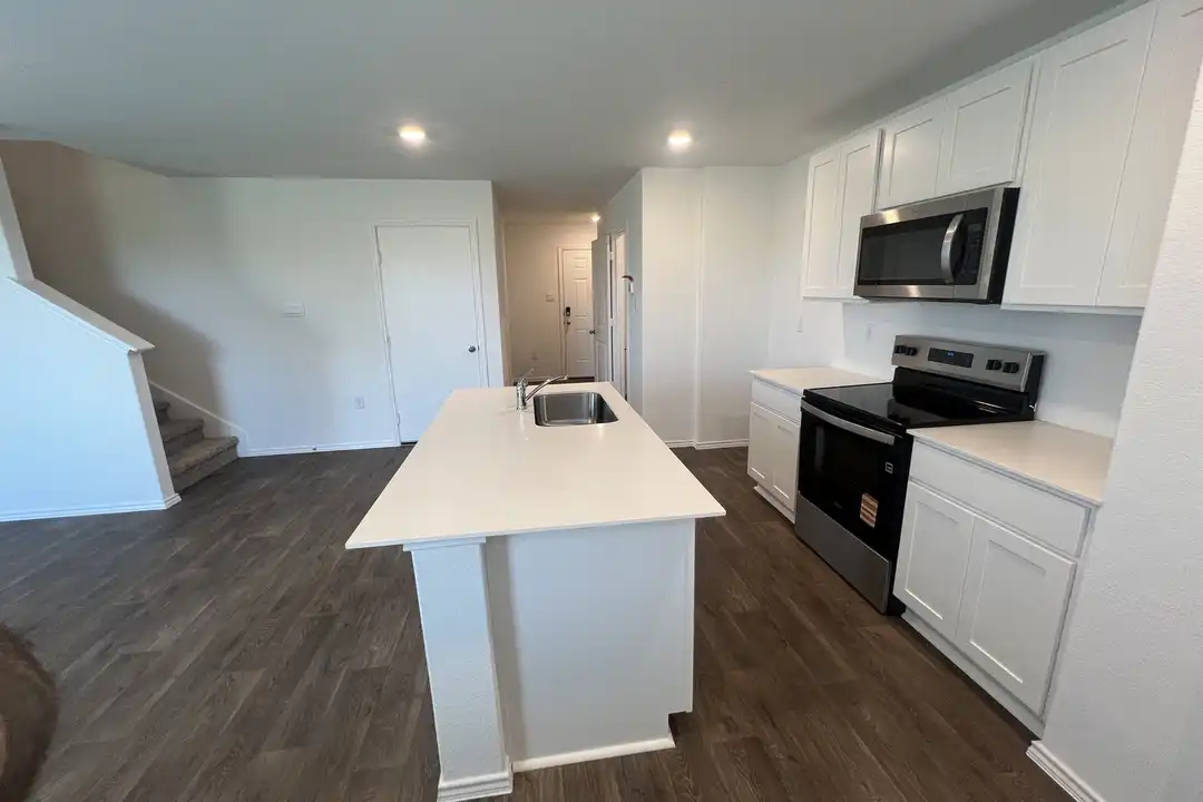 10313 Lassen Pk - More