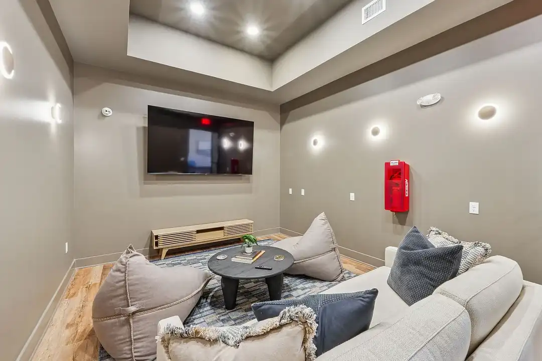 Lakeview Terrace – photo 1 of 27