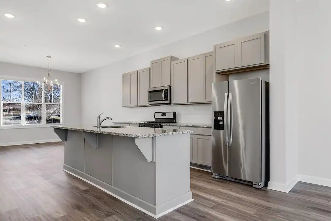 2761 Bell Dr SE - View 3