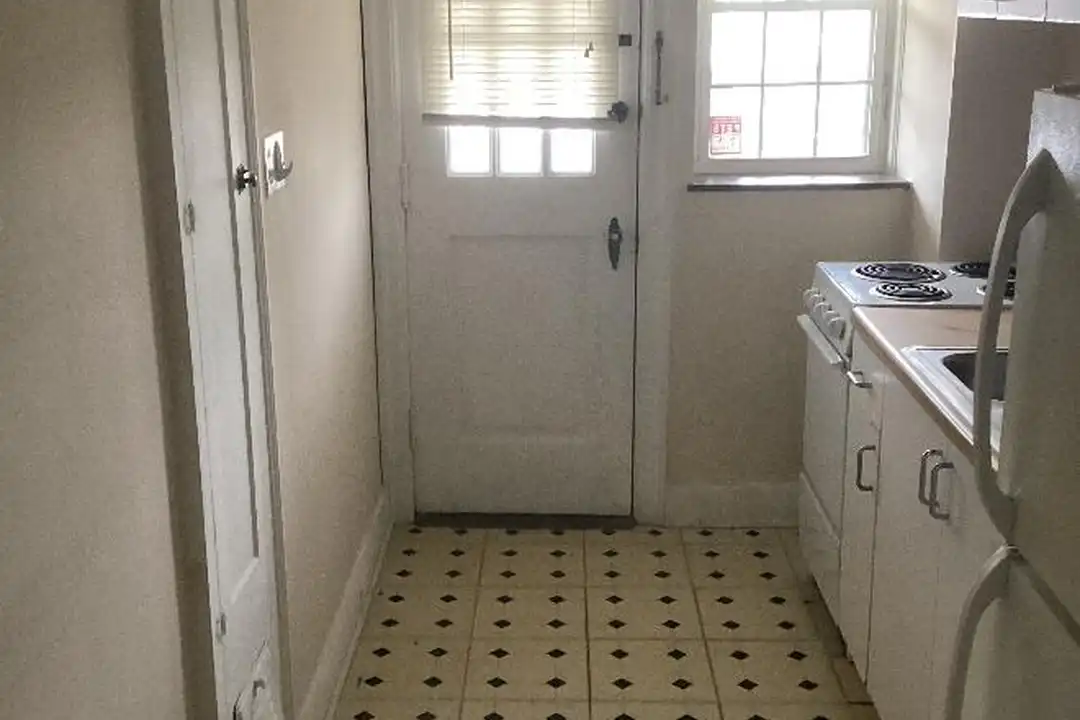 710 Kanawha Blvd W - View 6