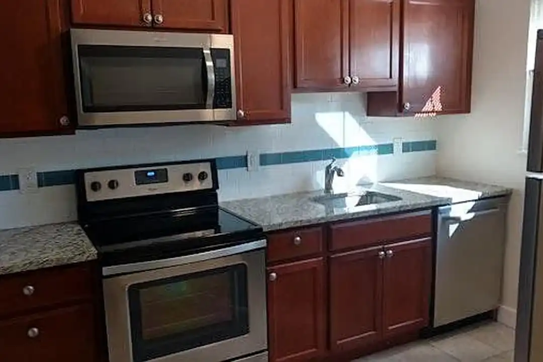 Harborview Apartments – photo 1