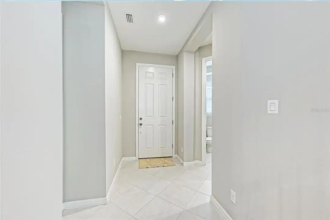 5564 Summit Gln - View 3