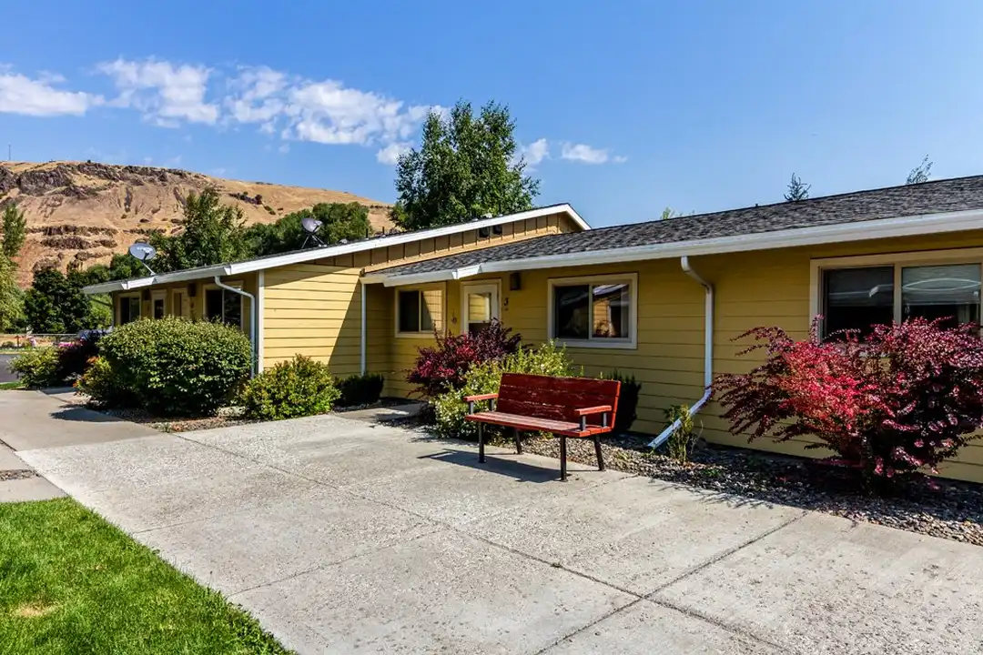 203 N Storie St unit 102 - More