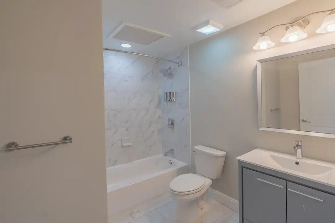 1514 W Girard Ave unit 1514-2F – další