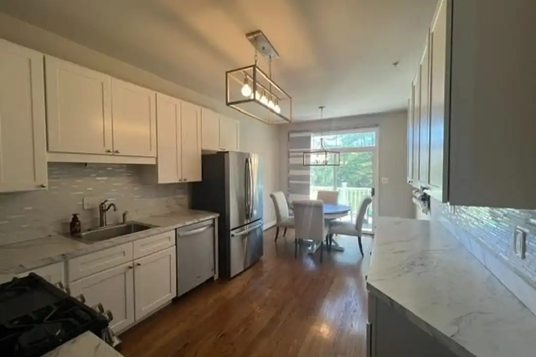 2247 Merion Pond #22 - More