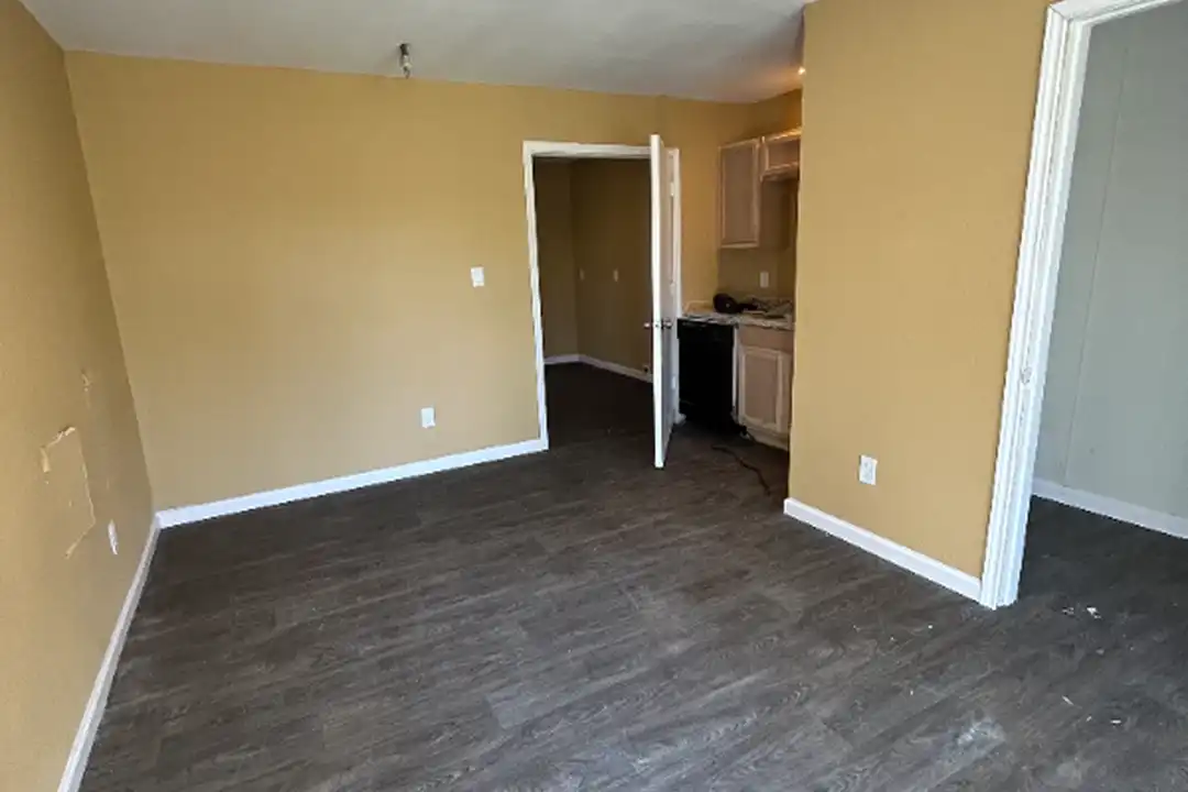 101 SE 8th St - View 5