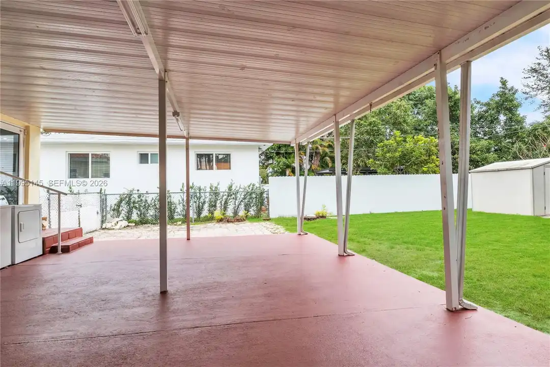 51 SW 59th Ave - More