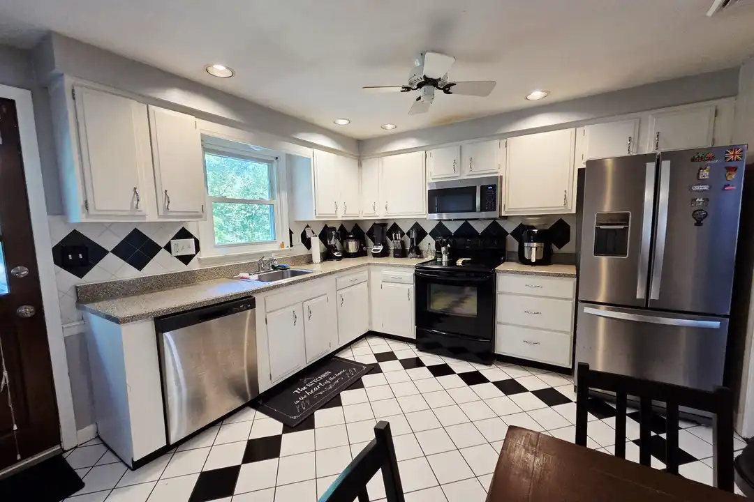 25 Sylvia Ln - View 3