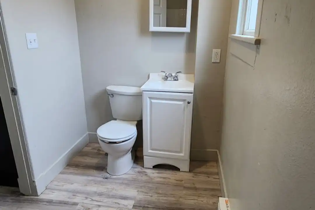105 S Harriet Ave unit # 4 - More