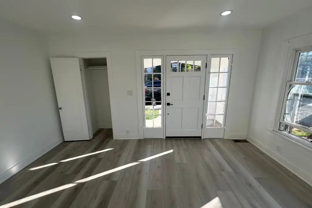 217 N Bel Aire Dr - View 5