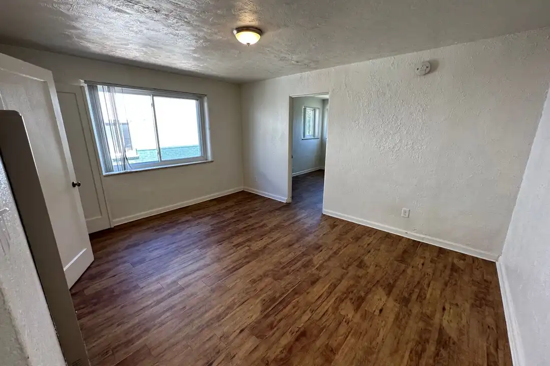 955 16th St unit 4 - View 3
