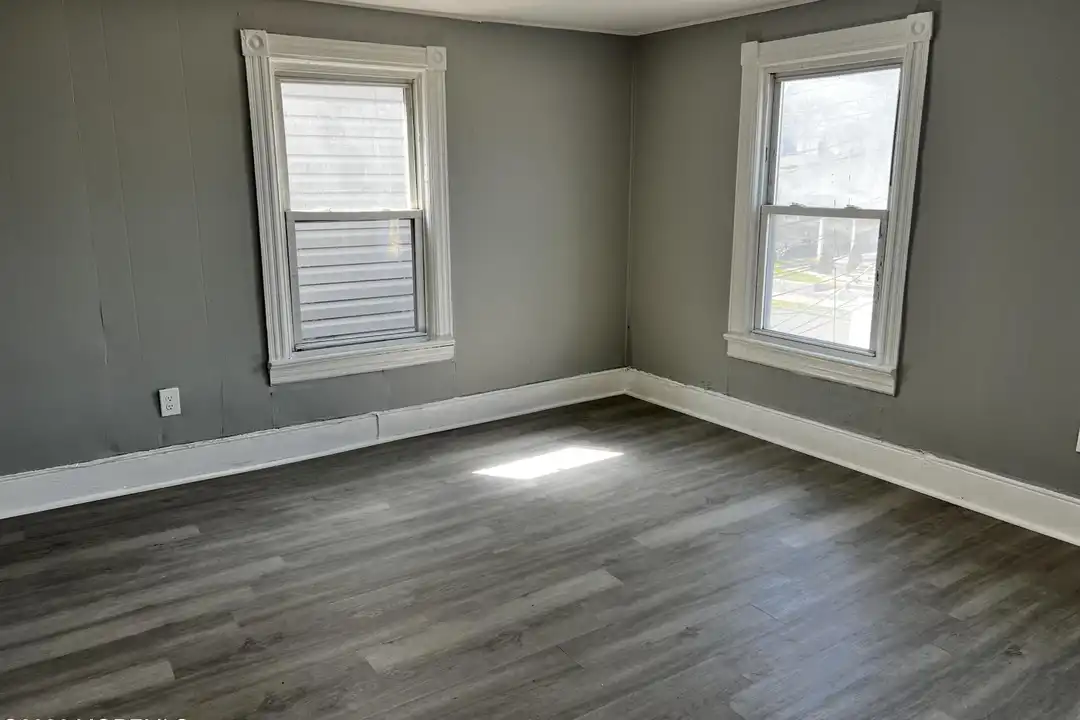 644 Church St unit 3 - View 6