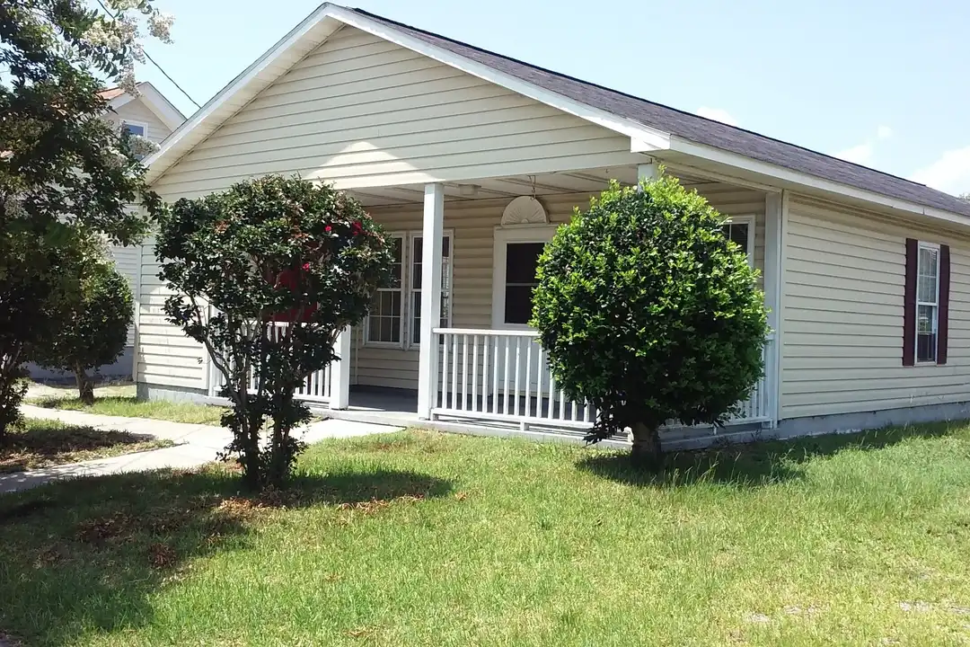 1202 Bay St - View 2