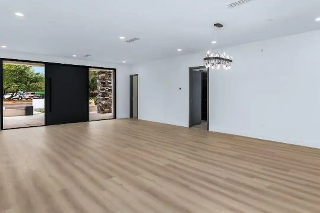 5927 E North Ln - View 2