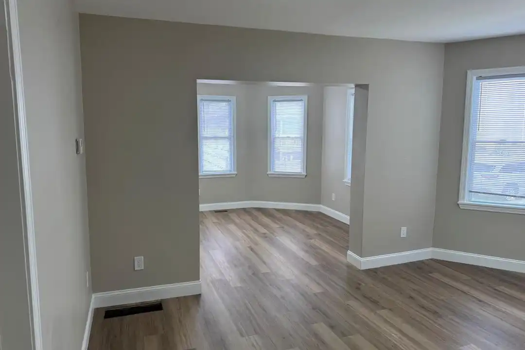 33 Linwood Ave unit 1 - View 3