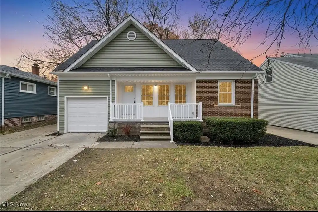 5939 Pearl Rd – photo 1