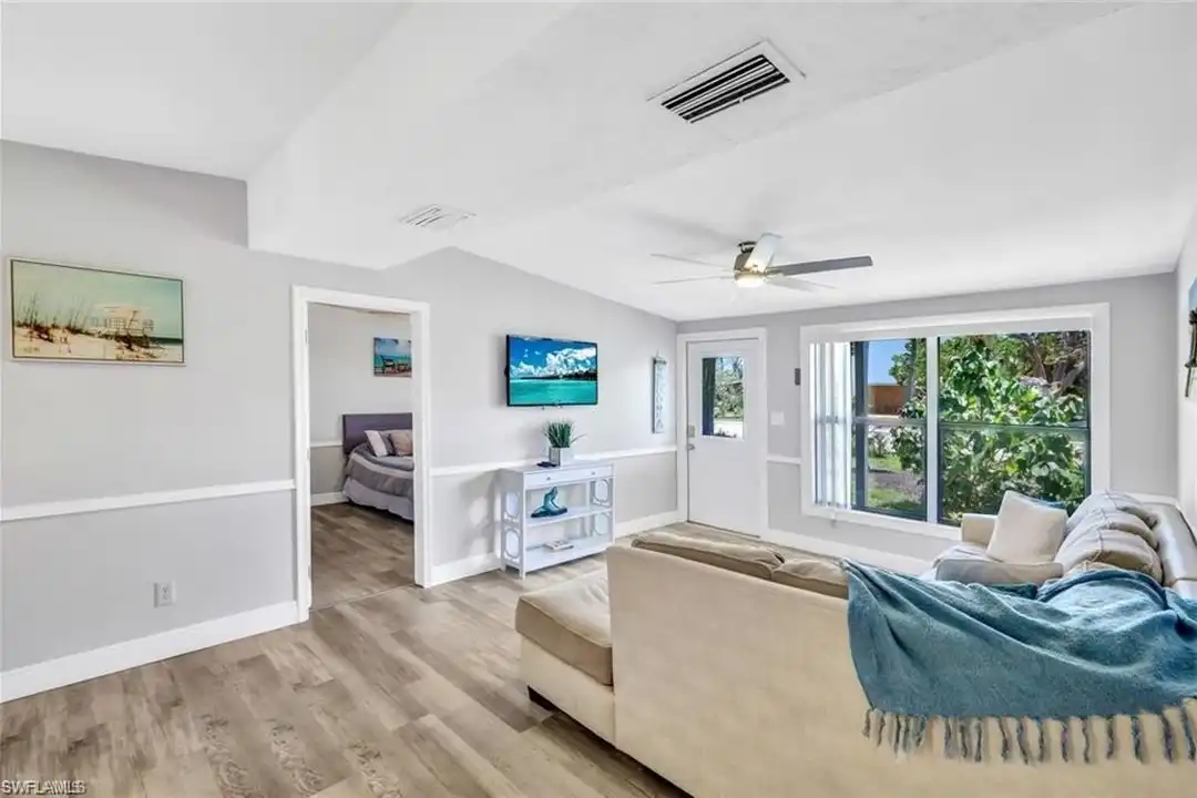 2047 Harbor Ln - View 5