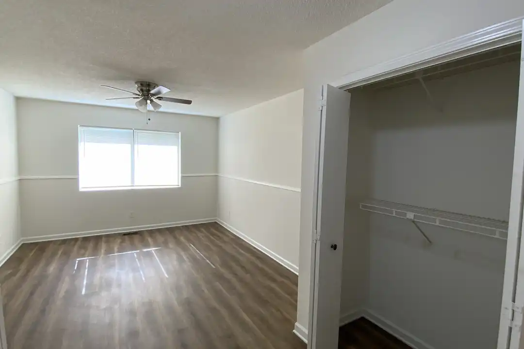 3977 Darryl Ln - More