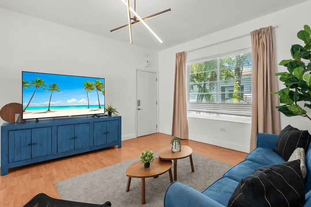 1335 Lincoln Rd unit 1540545P - View 2