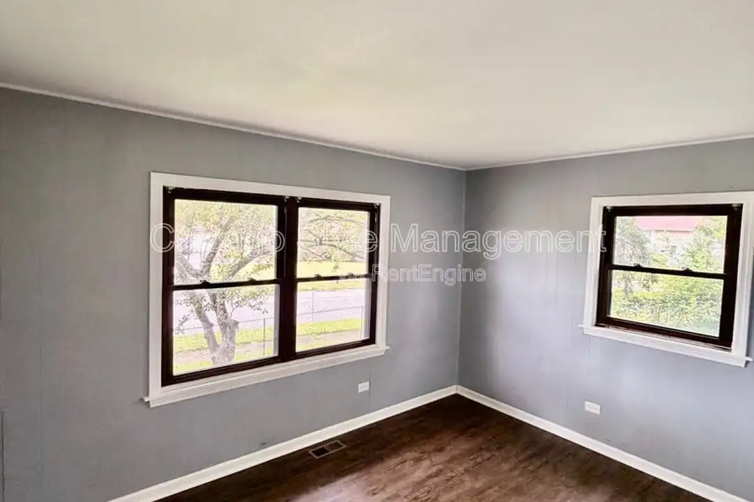 4507 Balmoral Dr - View 4