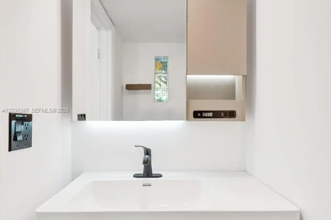 2129 NE 123rd St unit 0 - View 6