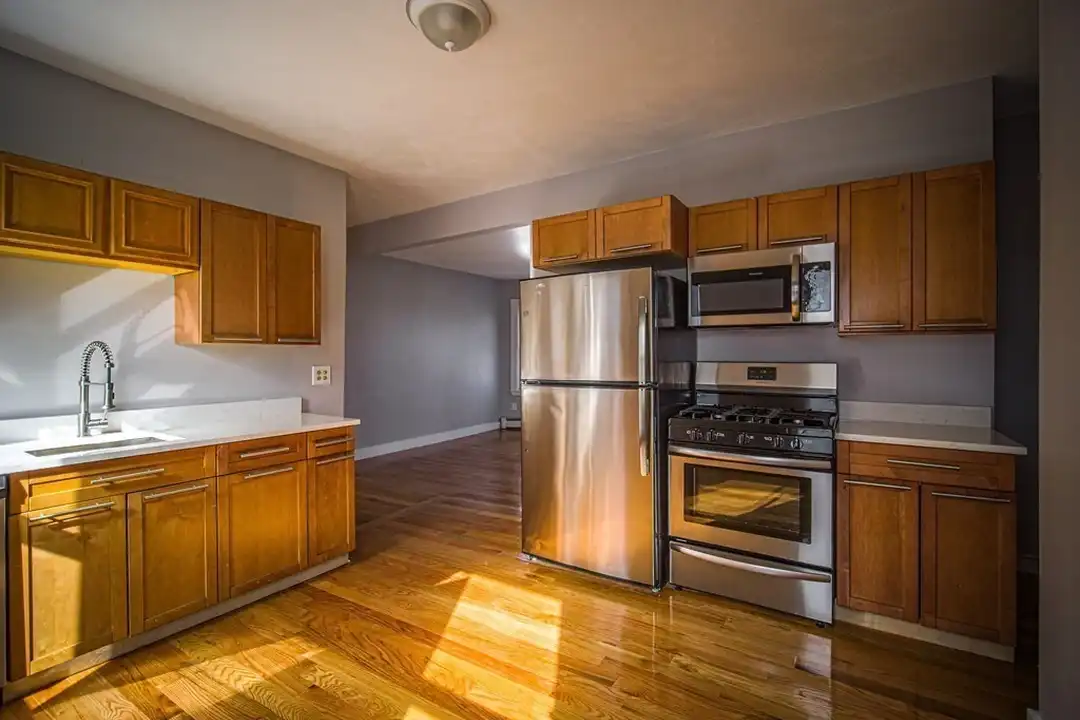 46 Glendale St unit 3 – photo 1