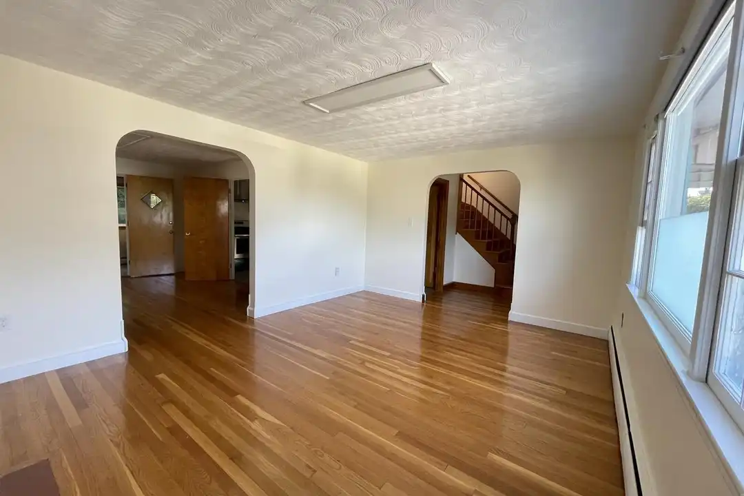 85 Langley Rd – photo 1 of 9